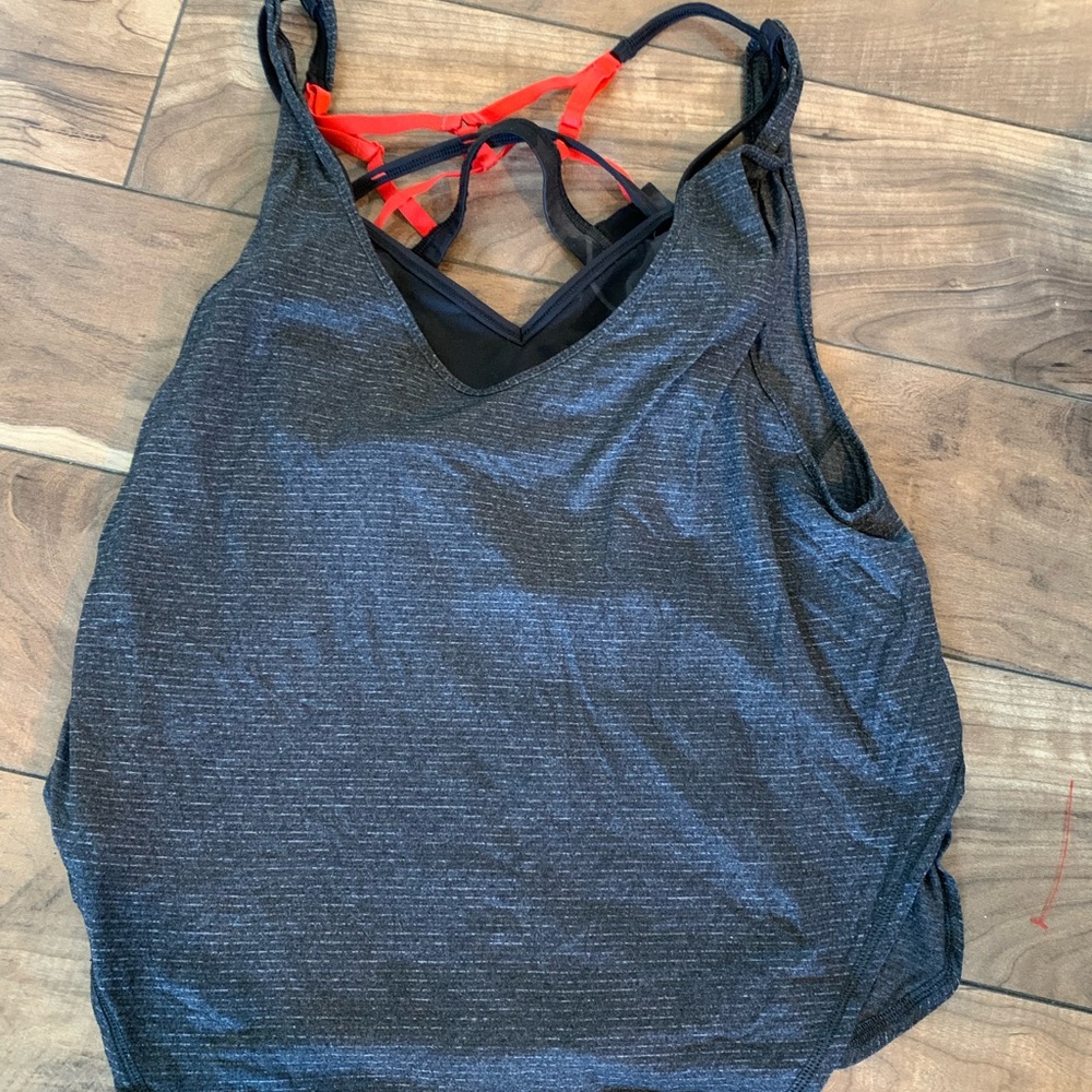 Lululemon tank with detachable bra